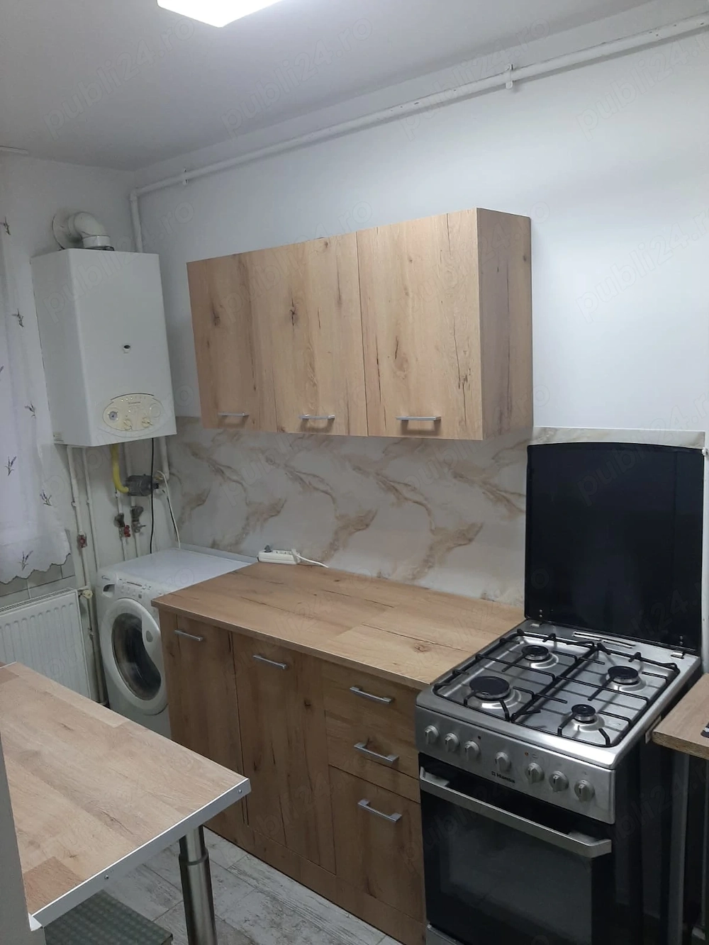 Vand apartament cu 3 camere in Cornisa, str. Argesului