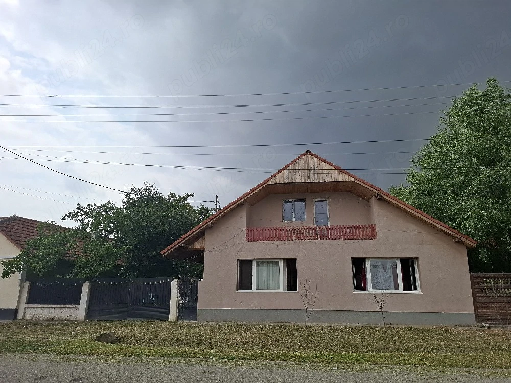vand casa urgent