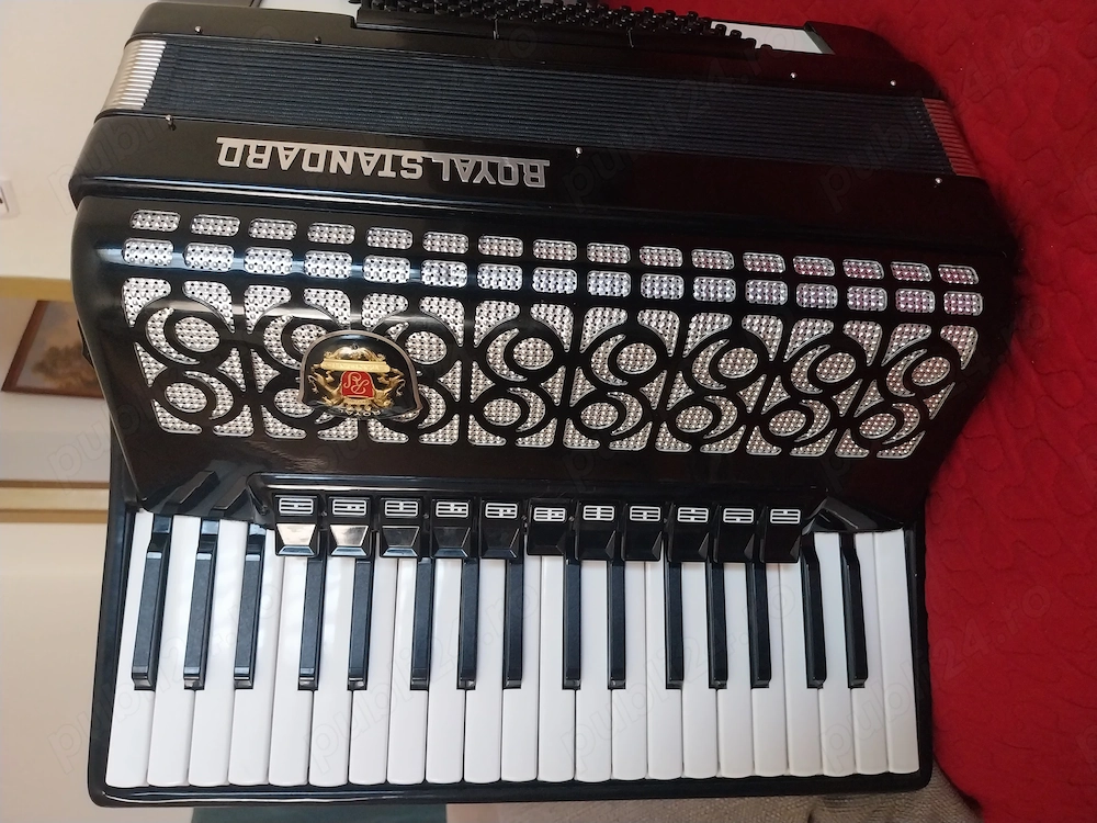 Acordeon Royal Standard 96 basi