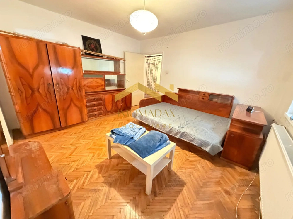 Piata 700- 2 camere- Centrala proprie