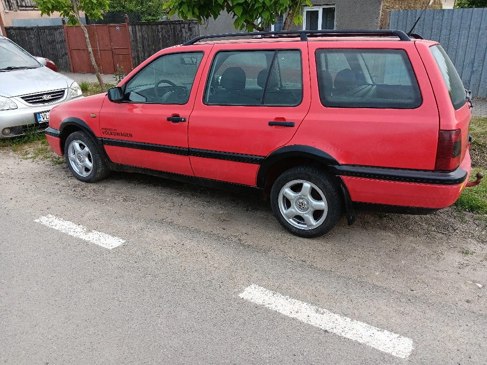 vând Volkswagen Golf 3 1.9 TDI 