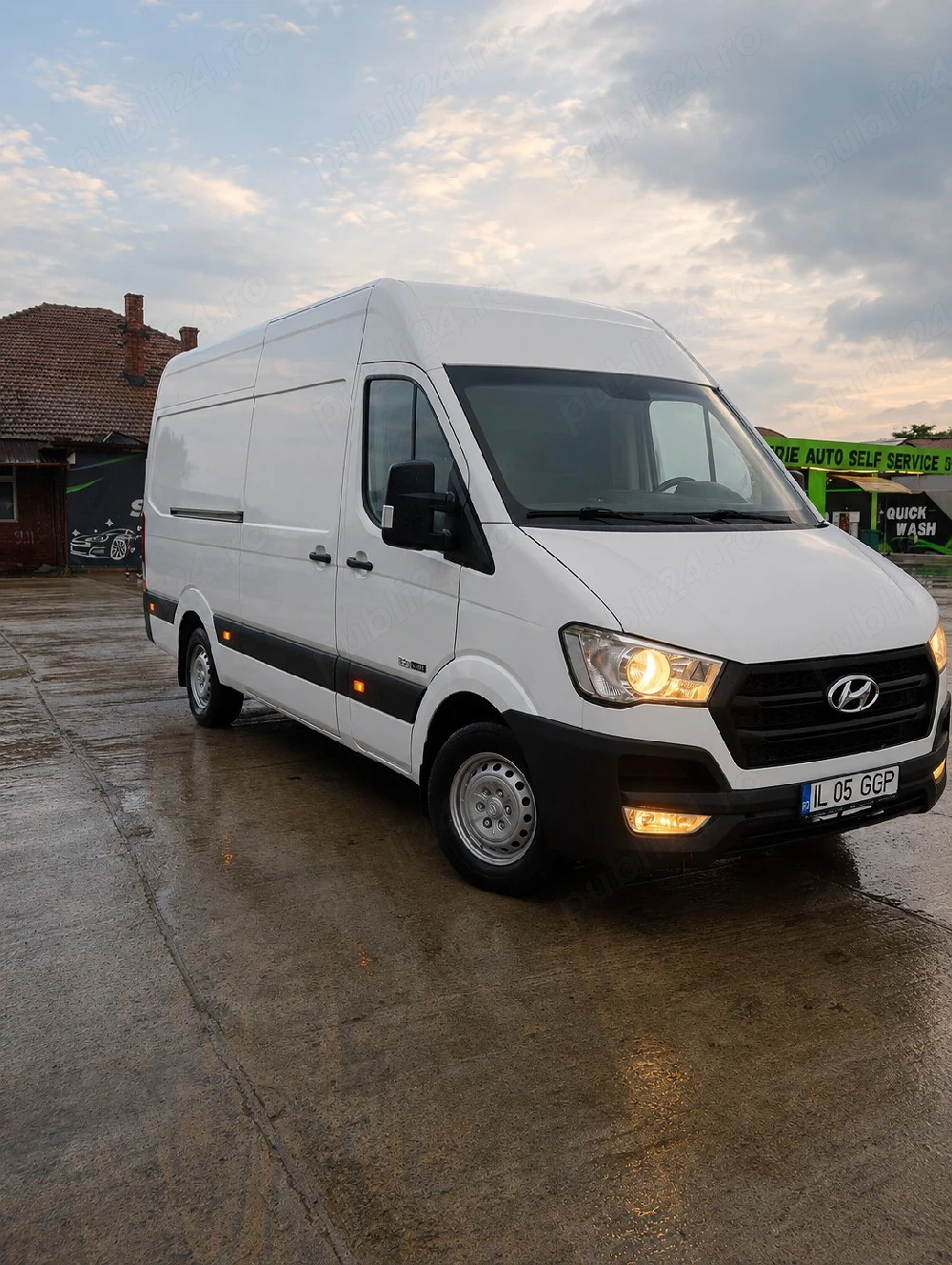 vand sau schimb autoutilitara Hyundai h350