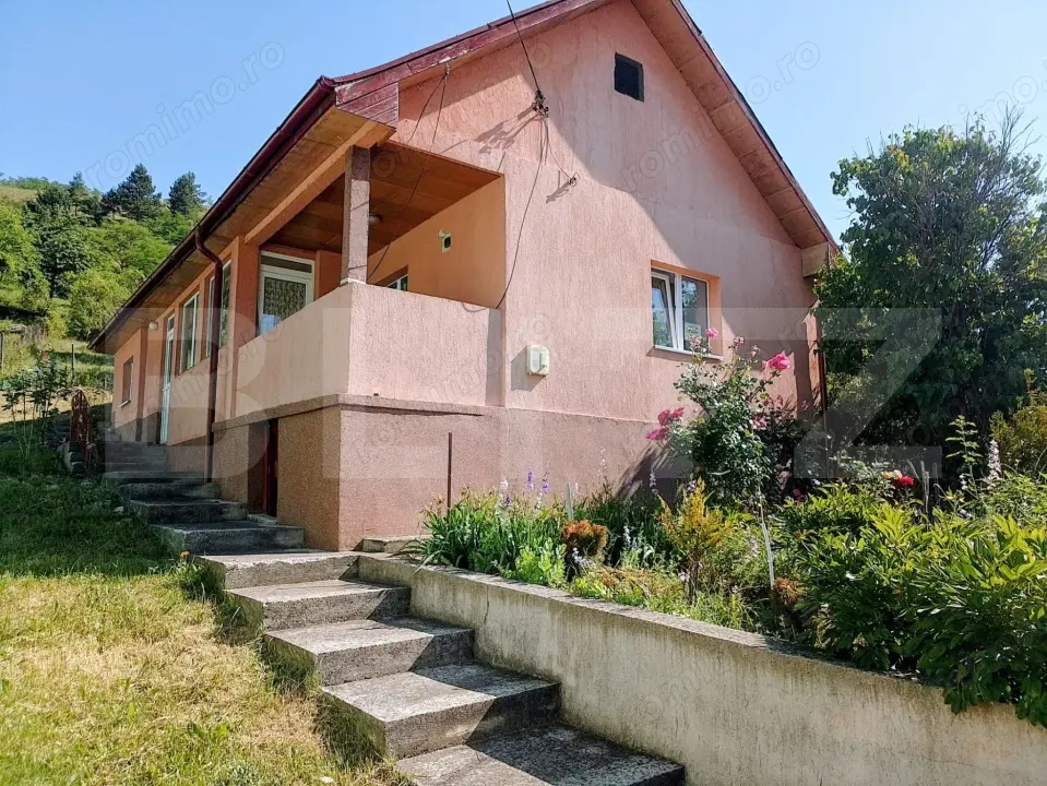 Casă individuală solidă și armonioasă, 55 mp, teren 830 mp, în Suceagu