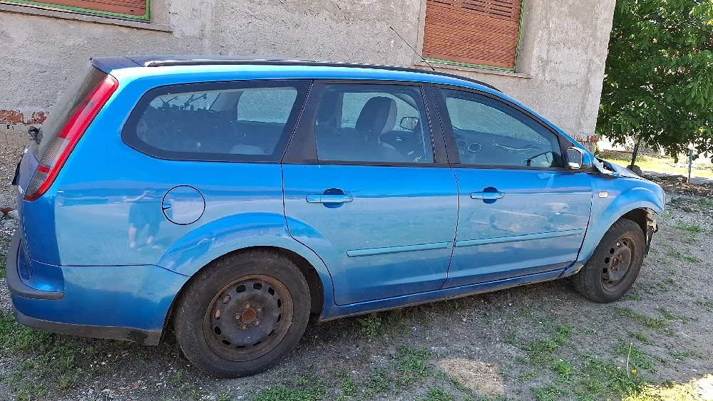 dezmembrez Ford focus 1.6 d