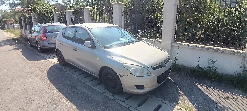 dezmembrez hyundai i30 2009