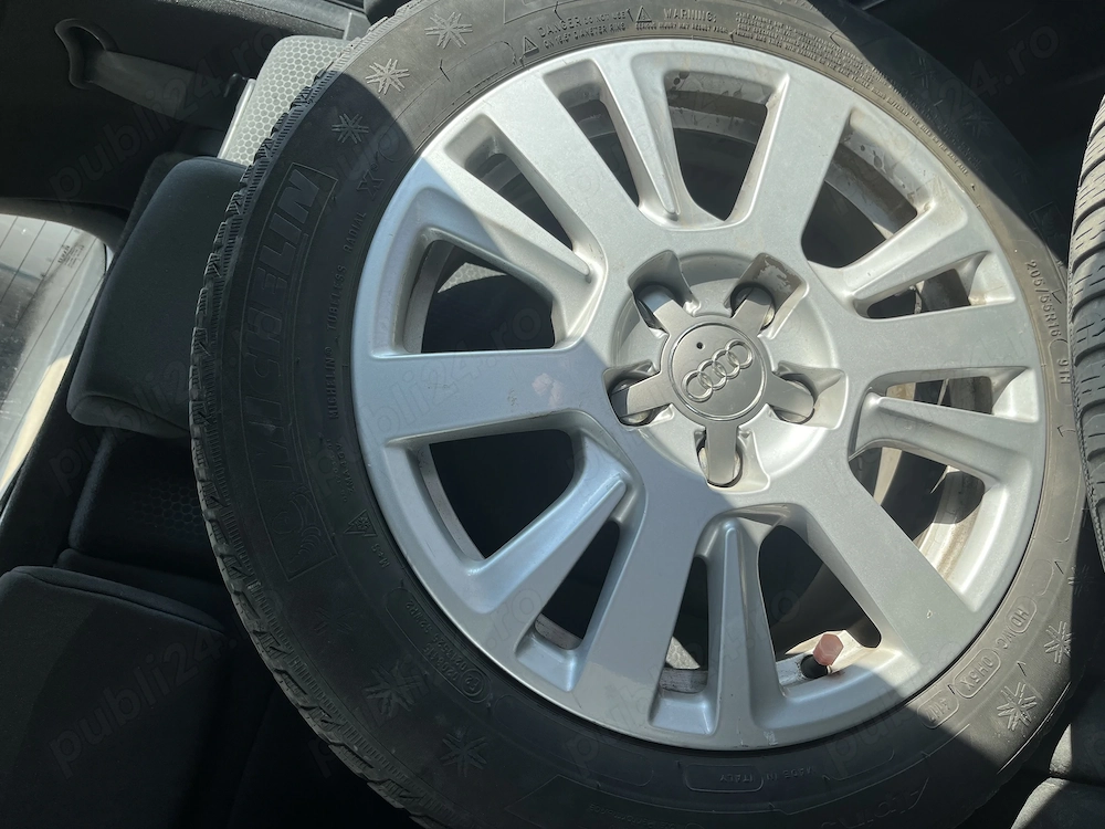 Vând jante de aliaj R16 Audi cu cauciucuri bune 