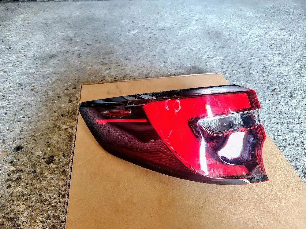 Lampa spate stanga Toyota corola break  stanga  noua
