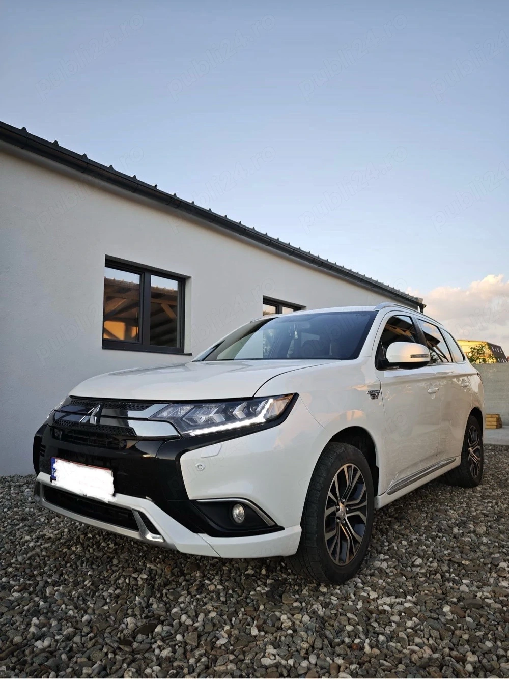 Mitsubishi Outlander Spirit + 2.4 PHEV 4WD 