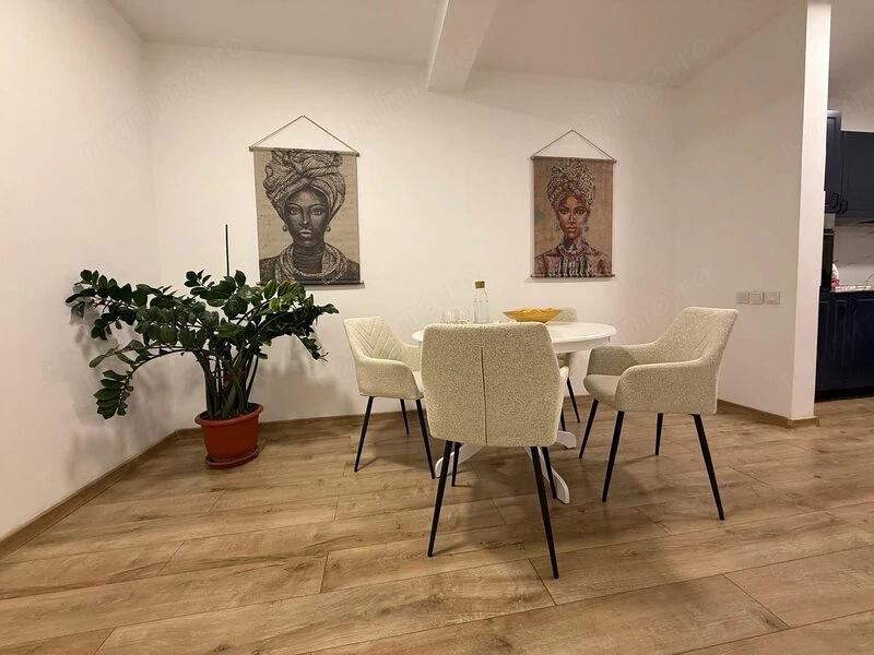 Vila, 5 camere, la 5 min.M. Eroii Revolutiei pentru locuit  birouri.