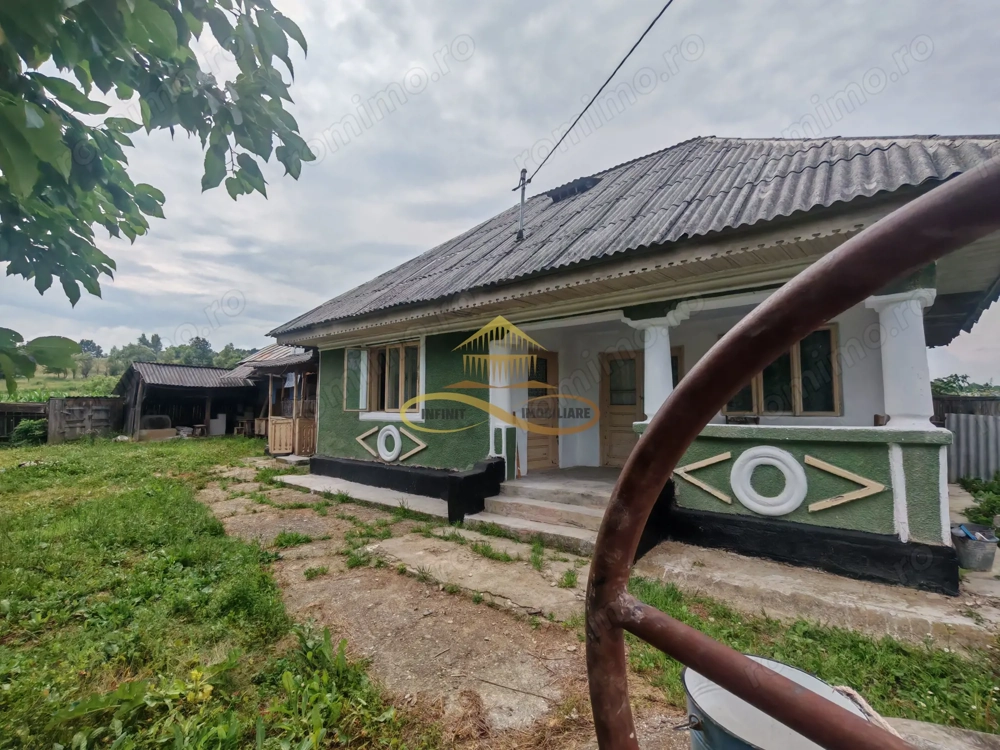 Vând casă bătrânească cu 3300 mp teren in Țârdenii Mari, Blagesti