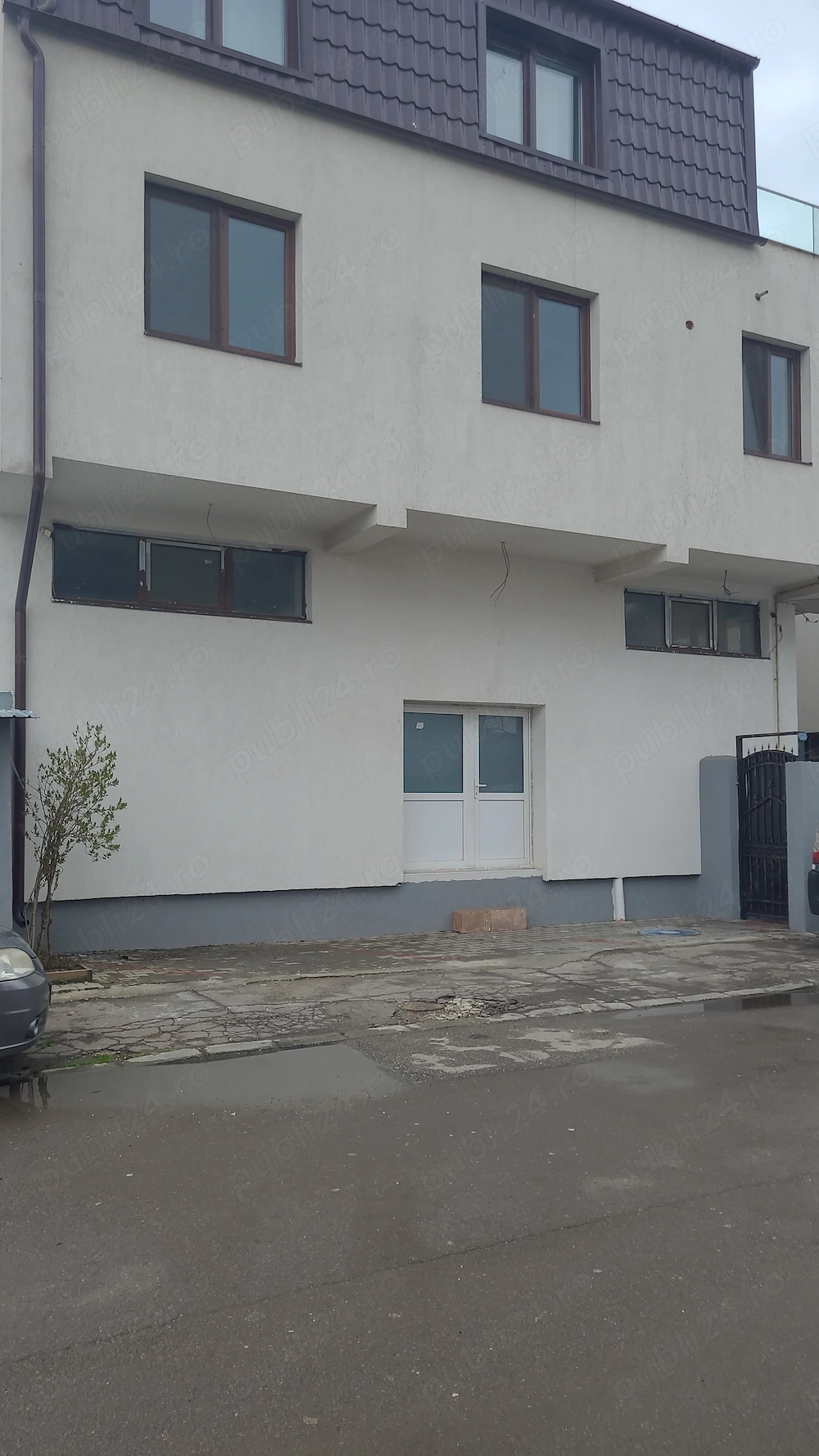 Depozit de închiriat 90 MP , sector 4 ,zona Apărătorii Patriei regim înălțime 4.5 .