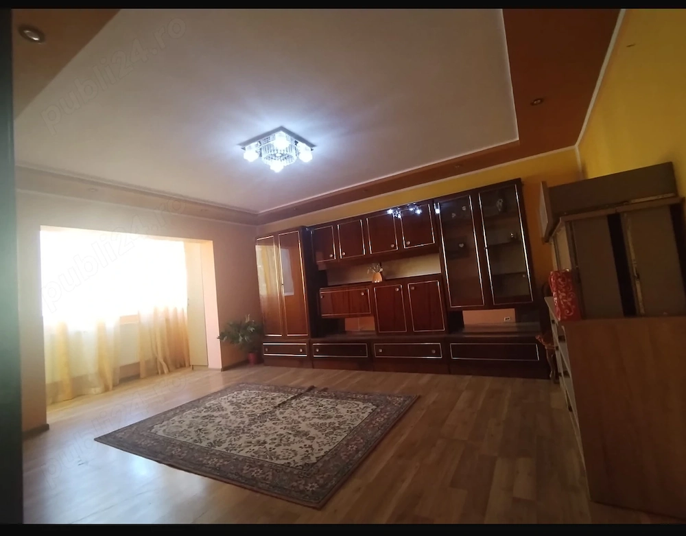 Proprietar vand apartament 3 camere decomandat etaj2 