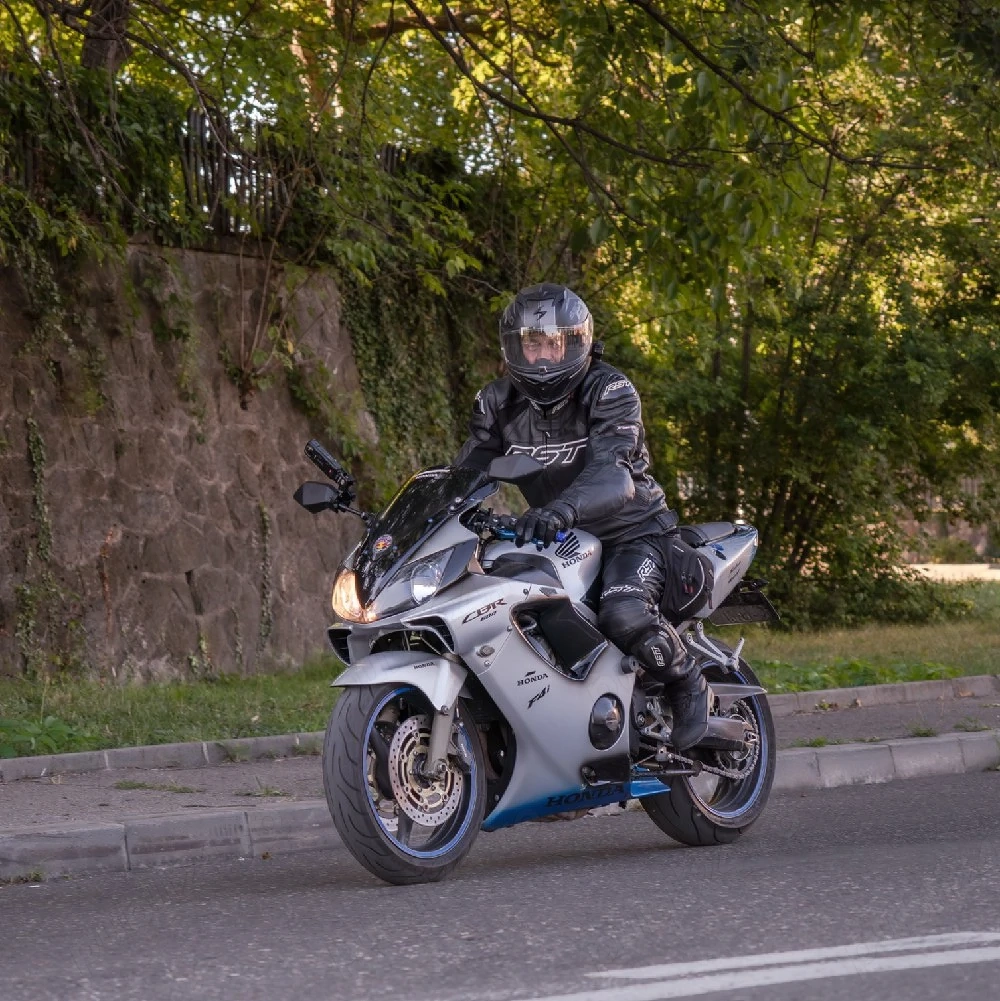 Honda cbr 600 f4i