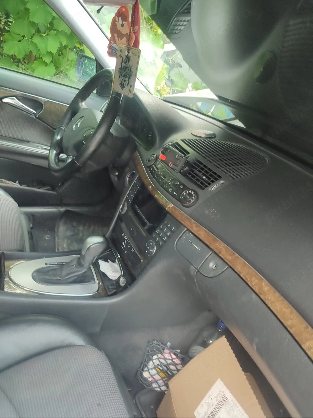 Dezmembrez Vând Mercedes Benz E220