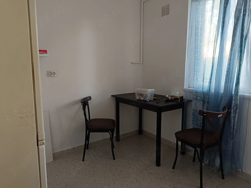 inchiriez apt. 3 camere, semidecomandat, Dr. Taberei, Razoare, etaj 3 3