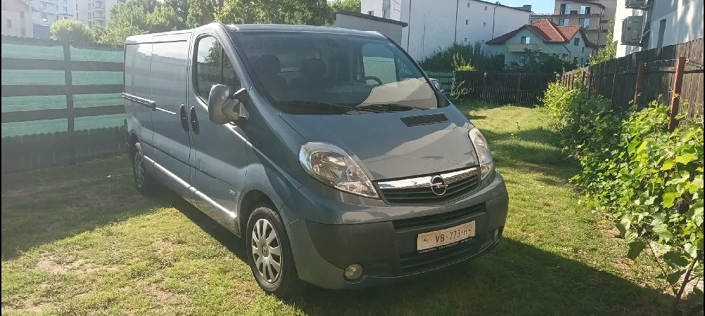 Opel Vivaro 2,0 Model Lung 2014 Navigație, Cameră spate. 