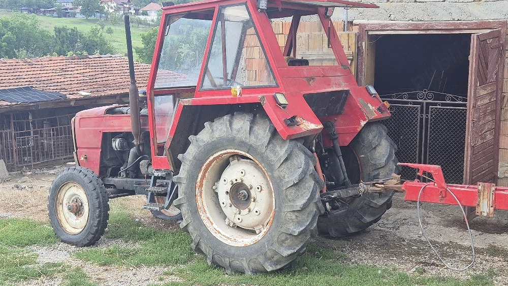 Vând tractor fiat 615