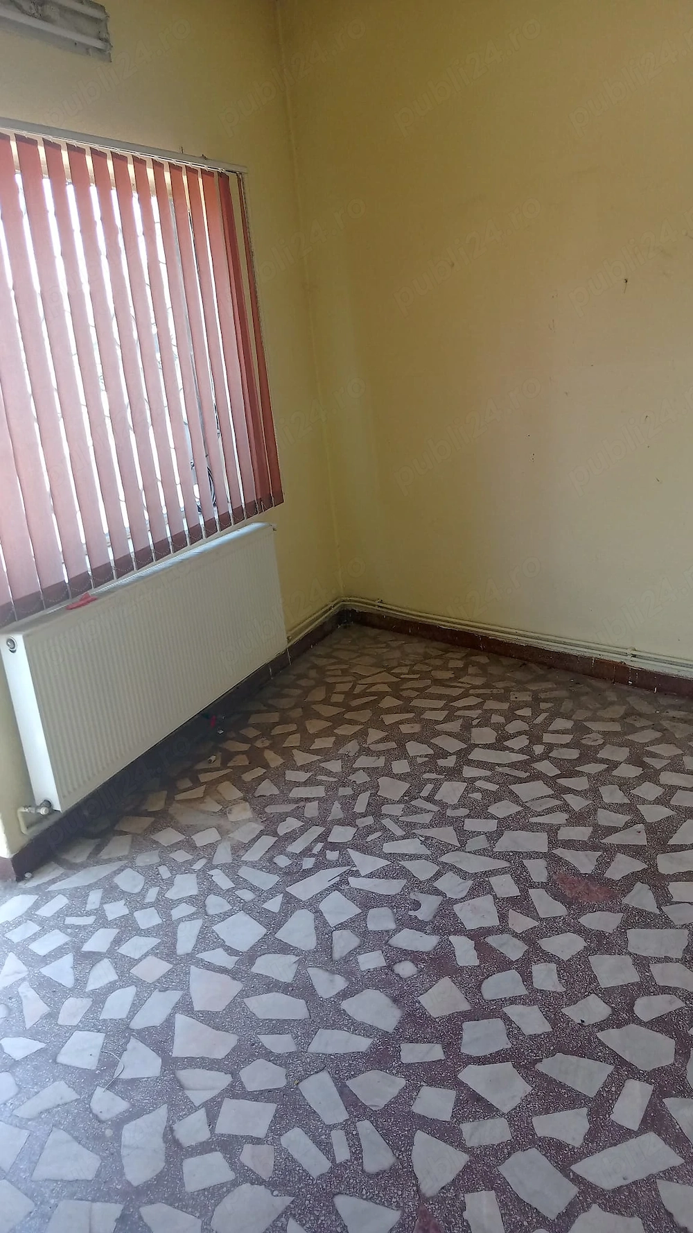 Inchiriez spatiu comercial   birou