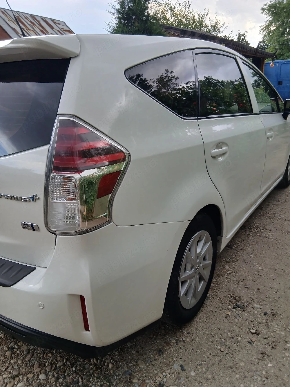 Toyota prius plus 