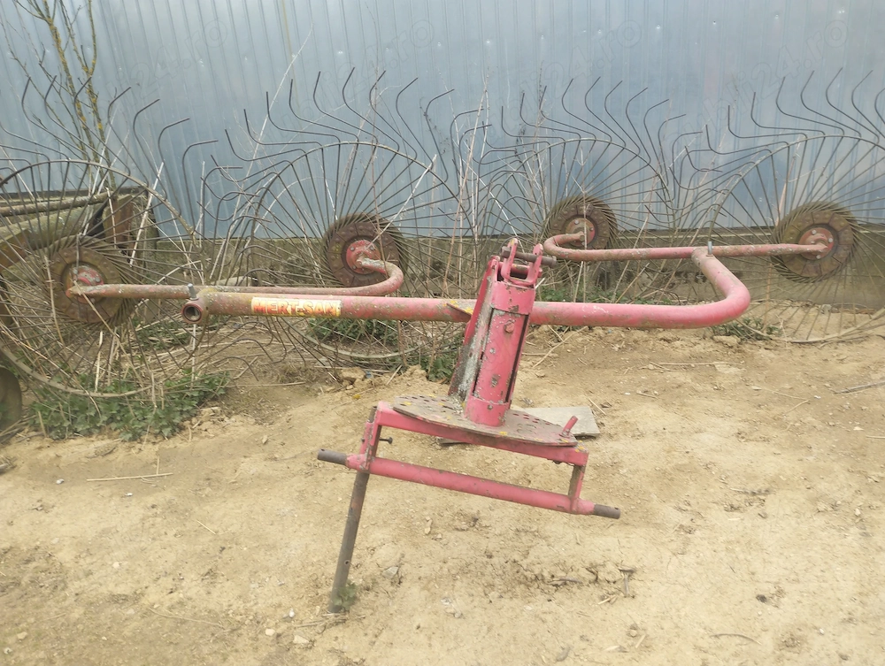 Vând urgent utilaje agricole 
