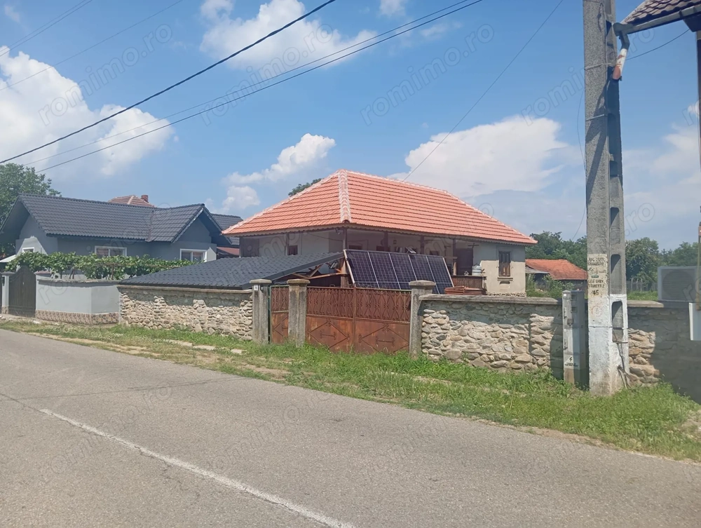 Casă cu teren generos de vânzare – Stănești, Gorj
