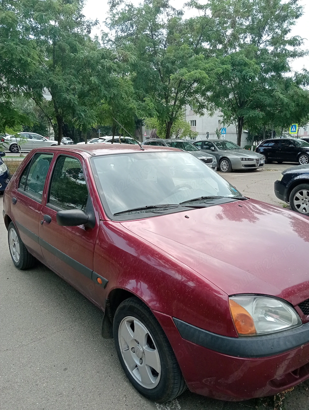 Vând Ford fiesta 