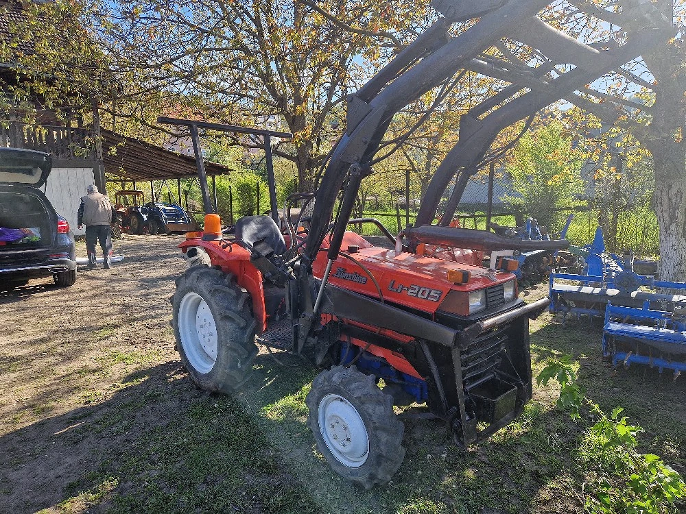 kubota cu încărcător frontal 