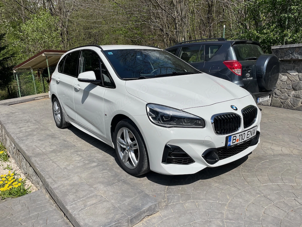 BMW 225xe, plug in hibrid, an 2  km, cumparata de la Bavaria Baneasa