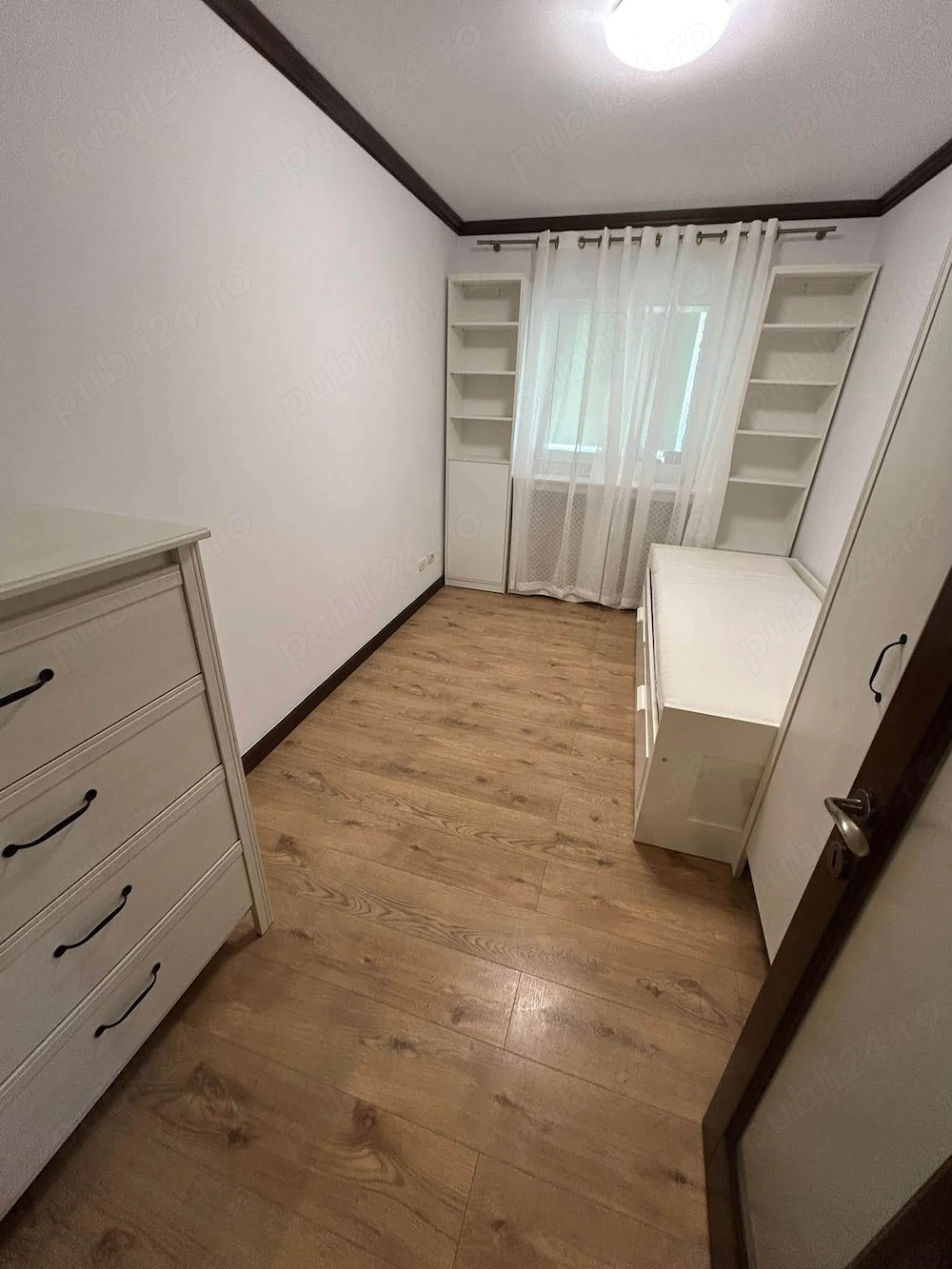 De inchiriat apartament cu 3 camere, ultracentral, mobilat și utilat, mobilat de calitate