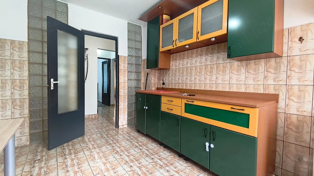 Apartament 3 camere, 2 bai in Deva, zona Zarandului- Piata Centrala