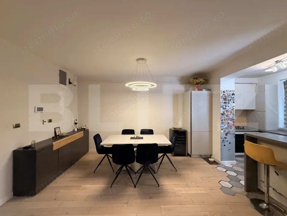 Apartament 4 camere, 112.05 mp, 2 niveluri, curte, loc de parcare, Ultracentral