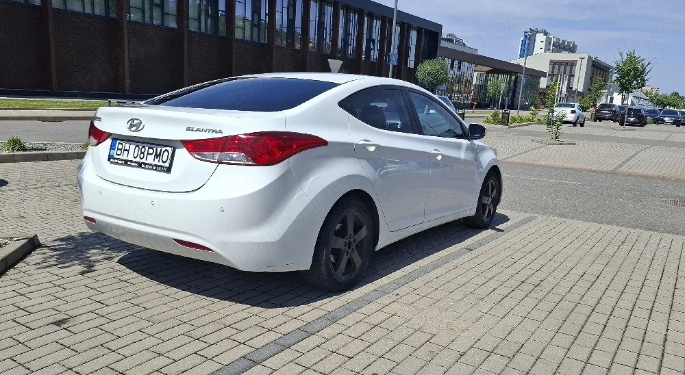 Vand Hyundai Elantra 1.6 GPL în stare foarte bună