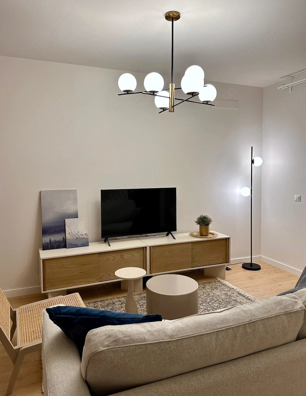Inchiriez apartament cu 2 camere