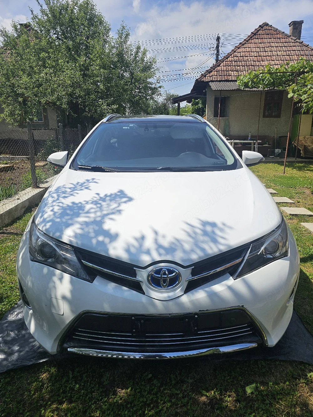 Dezmembrez Toyota Auris Combi hibrid 1.8