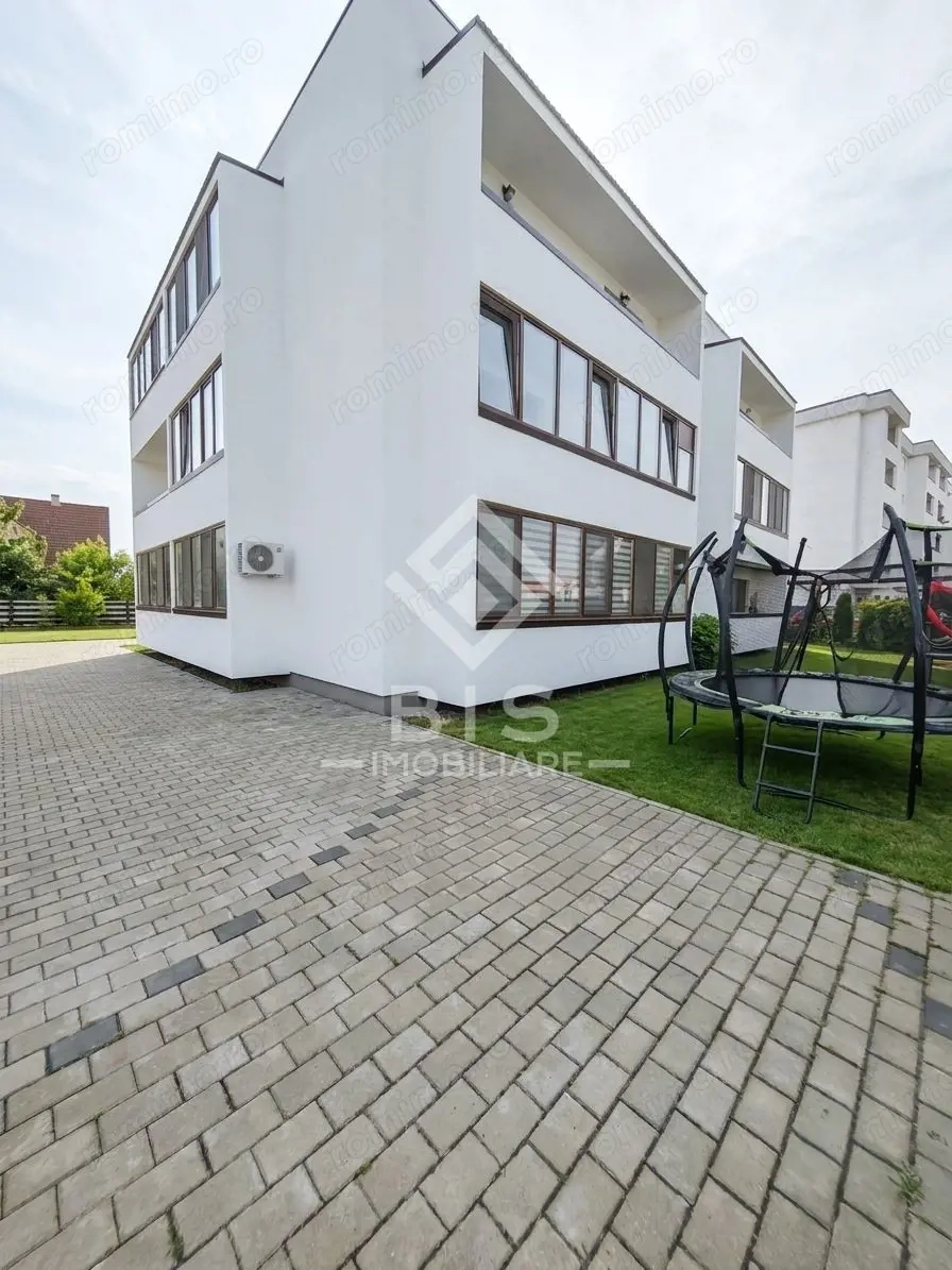 Apartament 3 camere modern, utilat/mobilat, Parcare + Spațiu joacă