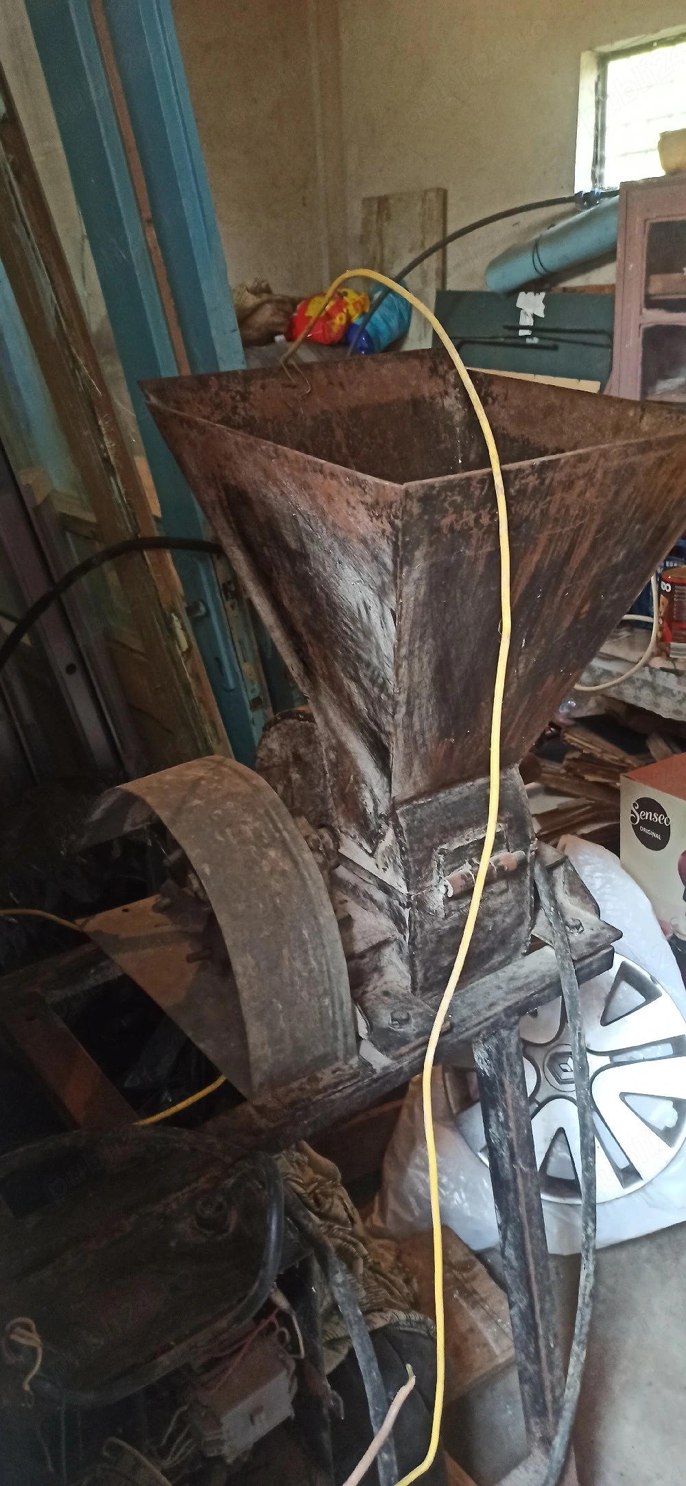 Moara de măcinat  cereale cu motor electric trifazat Sau fără motor 