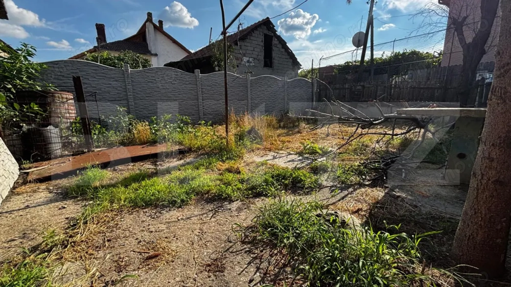 Casă 63 mp, teren 175 mp intravilan, toate utilități, zona Brestei 