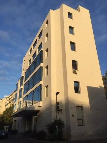 BRASADAS vinde Cladire de Birouri Inchiriat in Zona Unirii.