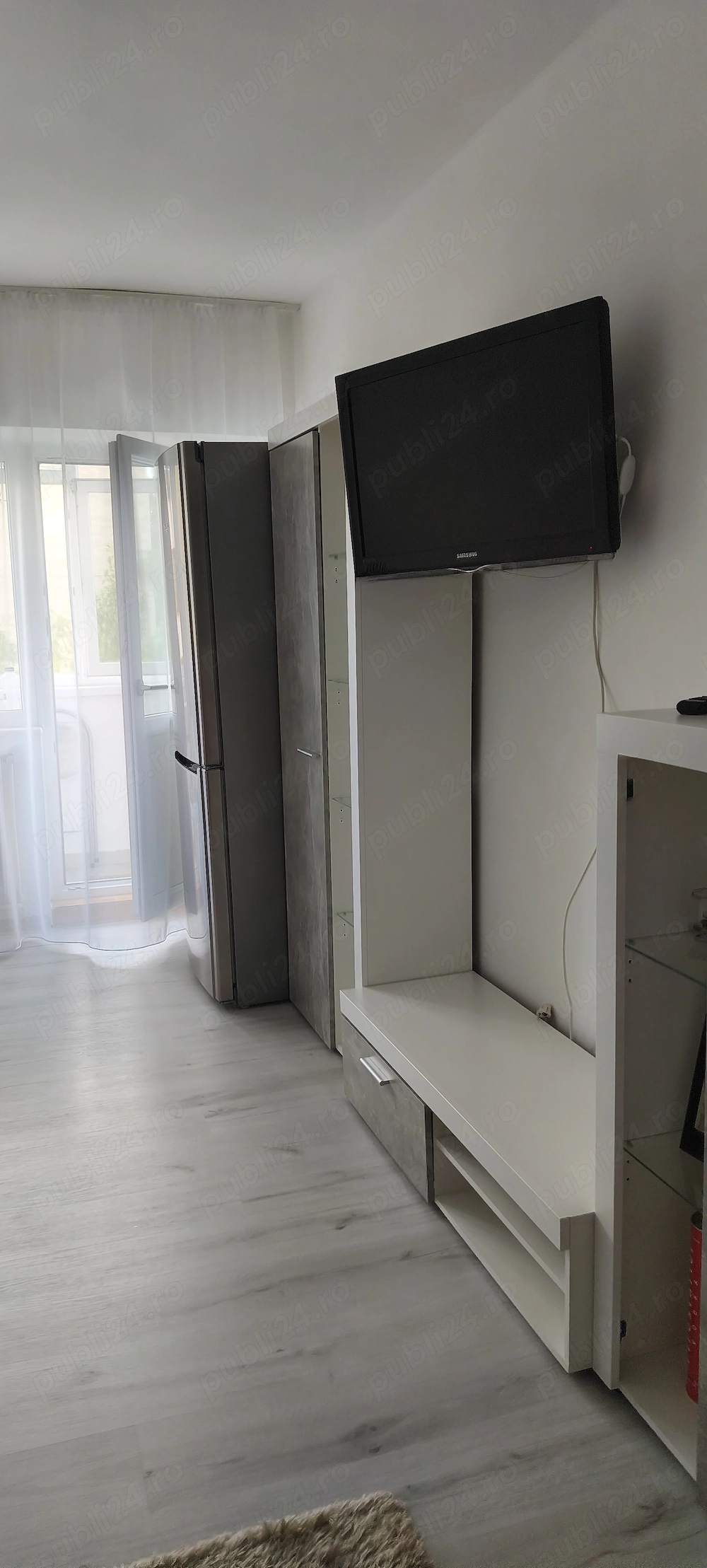 De închiriat două camere, renovat recent, mobilat, centrală, aproape de Piața Centrală, tramvai