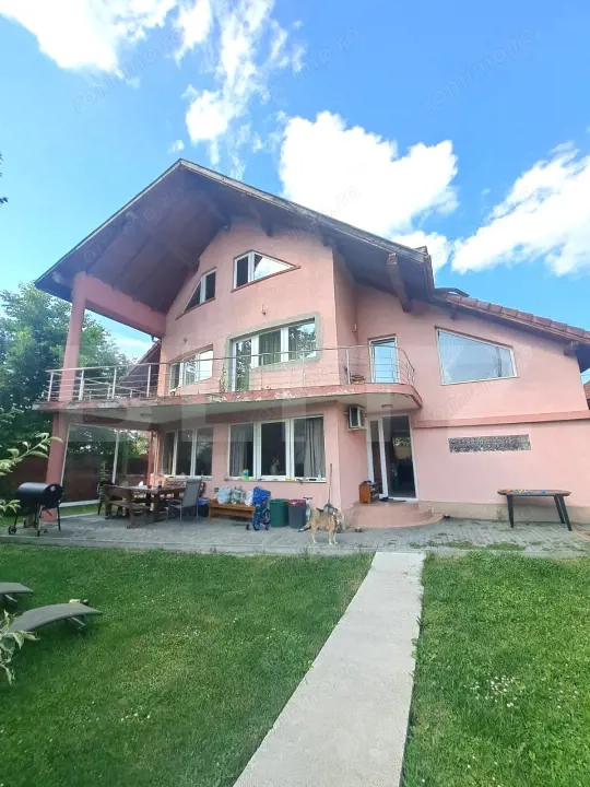 Casă spațioasă cu teren de 1.000 mp în Cristian, Brașov | 223 mp utili