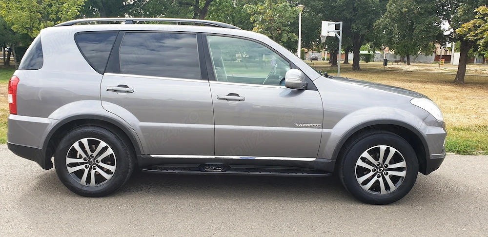 SANGYONG rexton 4x4 FABR.2014 cu 138000 KM REALI motor 2000 cm diesel CU 7 LOCURI