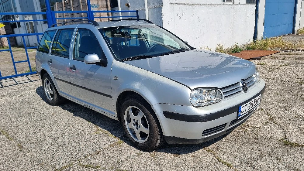 Inchiriez masina VW Golf 4 1.4 benzina