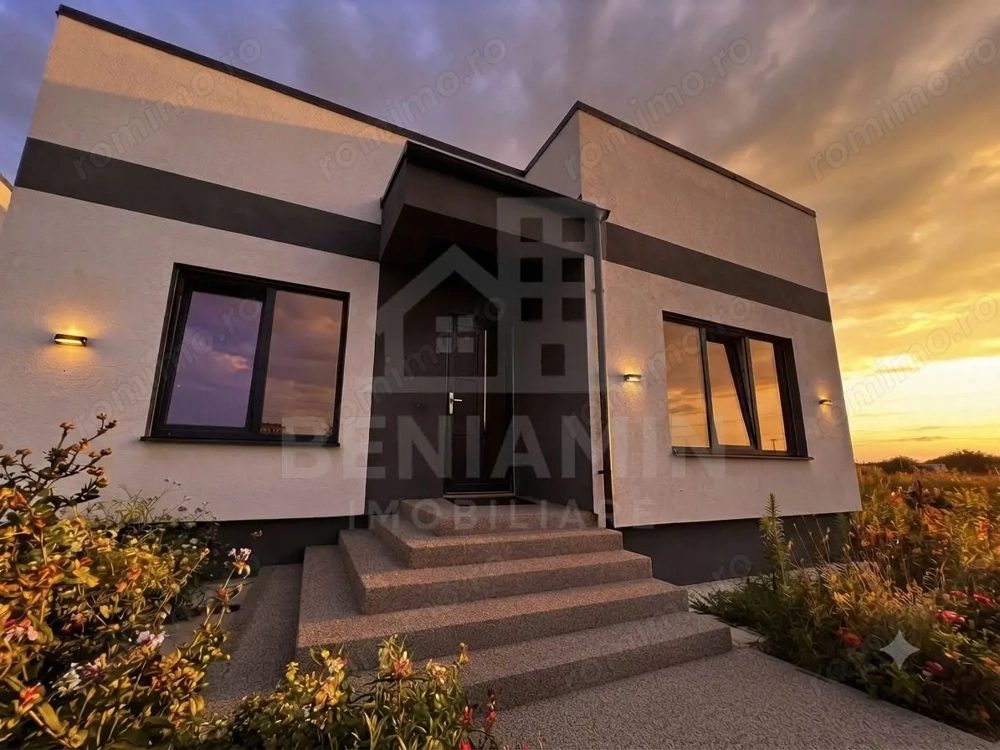 Casa-3 Dormitore-3 bai-Teren 300mp-Damila str Ficusului-La cheie
