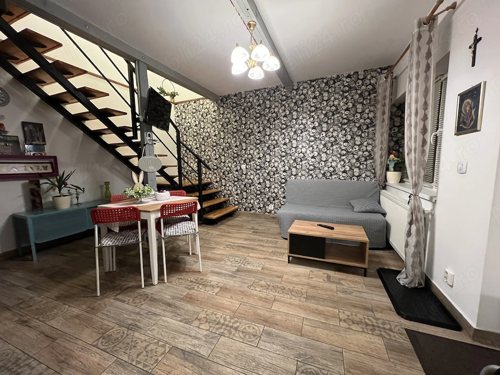 PROPRIETAR-Închiriez vilă tip duplex ultracentral(4 dormitoare,4 băi,2 livinguri)