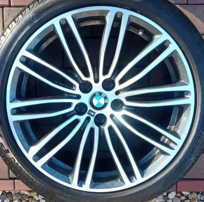 set jante Original BMW Seria 5 G30 G31 R 19 Styling 664M M550 Bicolor in 2 latimi jante față: 8Jx19 