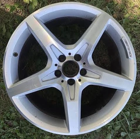 vand 1 janta original mercedes sl Amg 19 de spate - se vinde doar janta fara capac -A2314011702 - pr