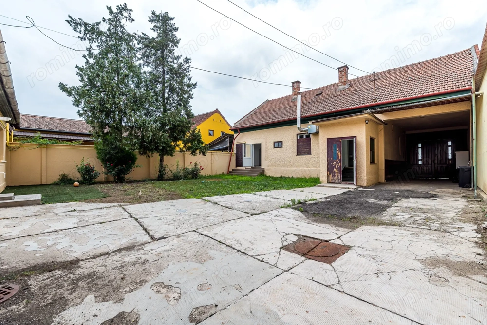 Casa cu potential multiplu cu teren generos pe strada Dunarii