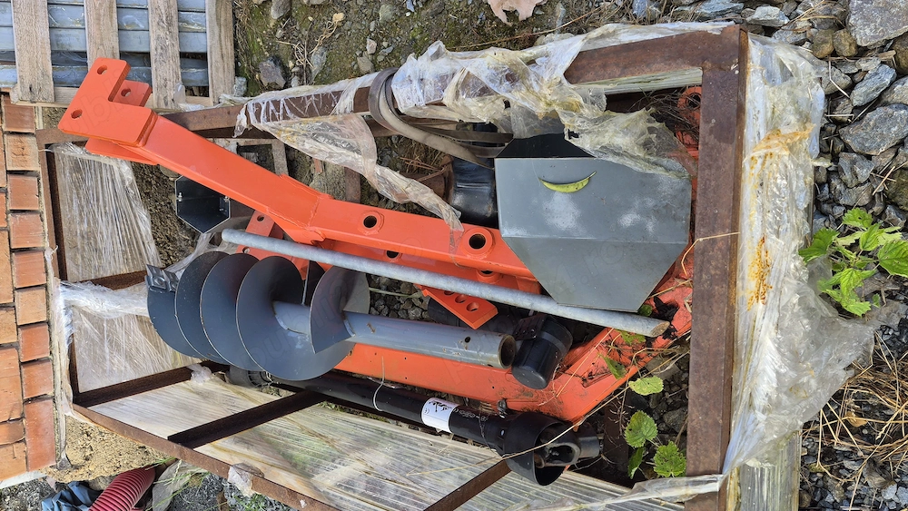 Burghiu de pamant profesiinal dupa tractor