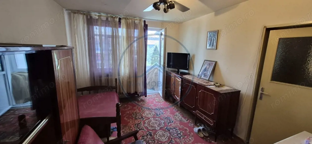 Apartament cu 3 camere decomandate în zona Decebal 