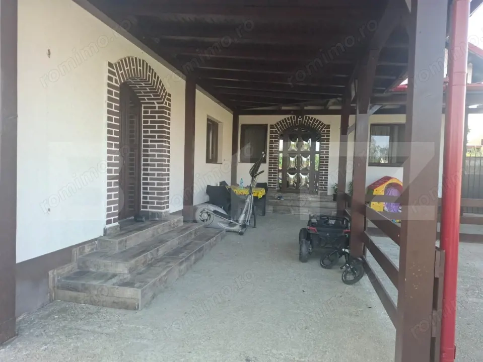 Casa de vanzare, 126 mp, zona Dragomiresti